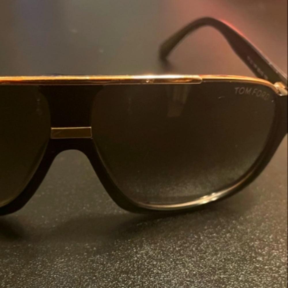 Tom Ford Sunglasses Elliot TF0335 TF335 01P 60 60-10-130 Unisex Aviators